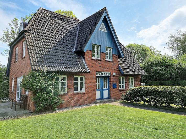 Ferienhaus für 4 Personen, mit Terrasse und Garten in Alkersum