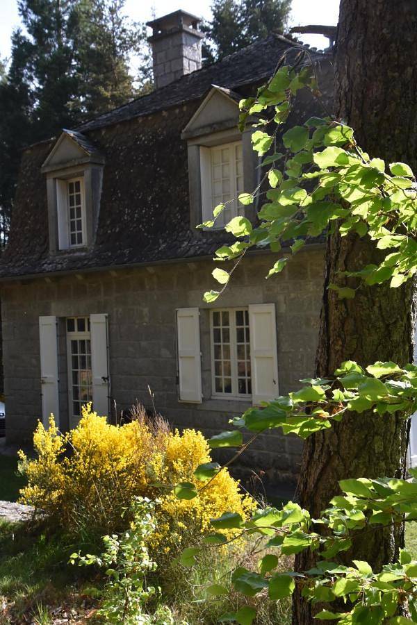 Five-Bedroom House in Lac du Moulinet, Le Buisson