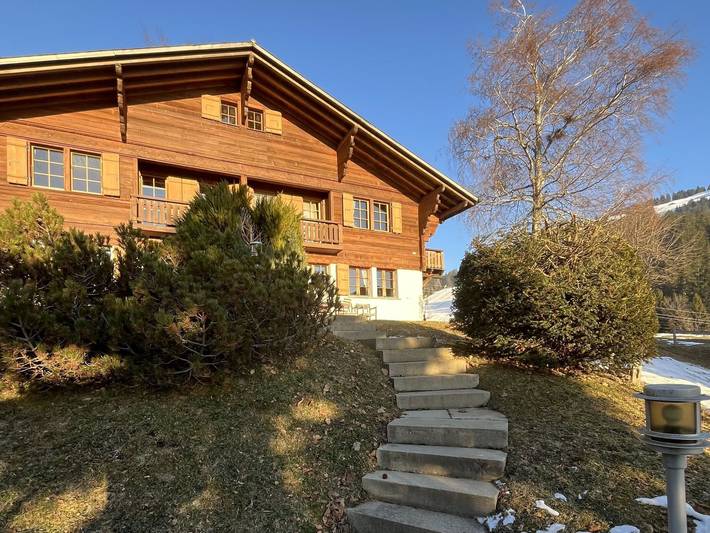 Chalet pour 4 personnes, avec balcon à Saanen