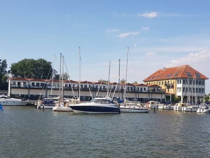 Yachthafenidyll - direkt am Wasser in Usedomer Norden