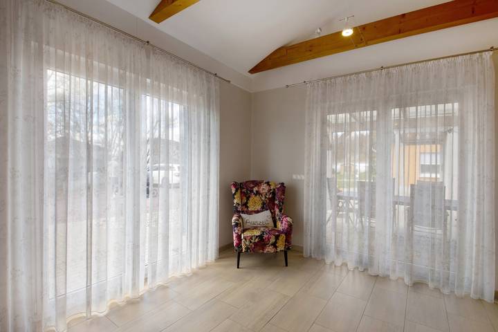 Ferienhaus 'Lifestyle' mit teilweisem Seeblick, privater Terrasse und Wi-Fi in Pouch, Muldestausee