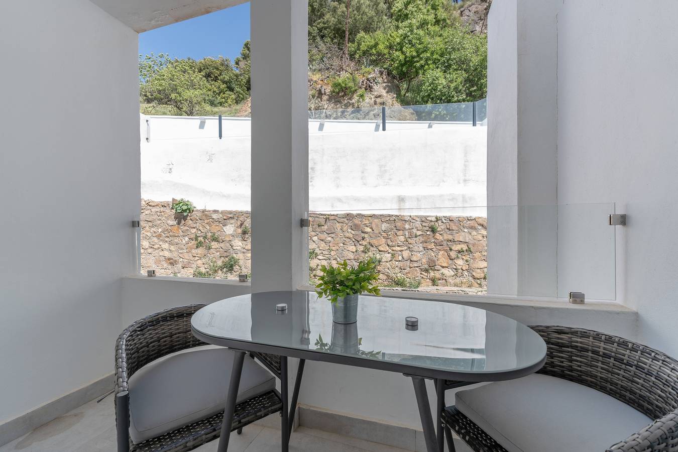 Zimmer Luna mit Doppel-Whirlpool-Badewanne in Carratraca, Málaga Provinz
