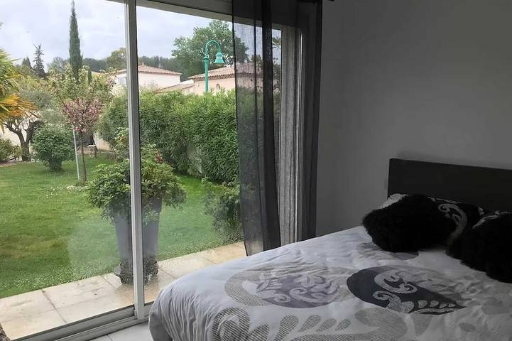 Location de vacances pour 2 personnes, avec jardin et piscine à Vérargues - 2