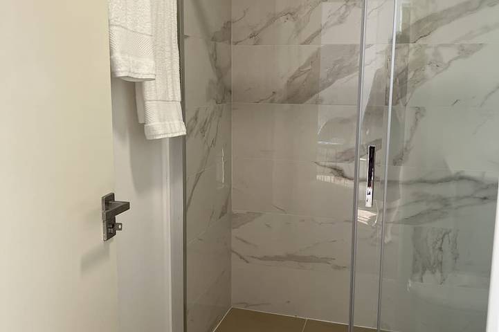 Ganze Wohnung, Very cozy, sunny 1 bedroom apartment. Located 5 minutes walk from the center in Funchal (Santa Luzia), Madeira