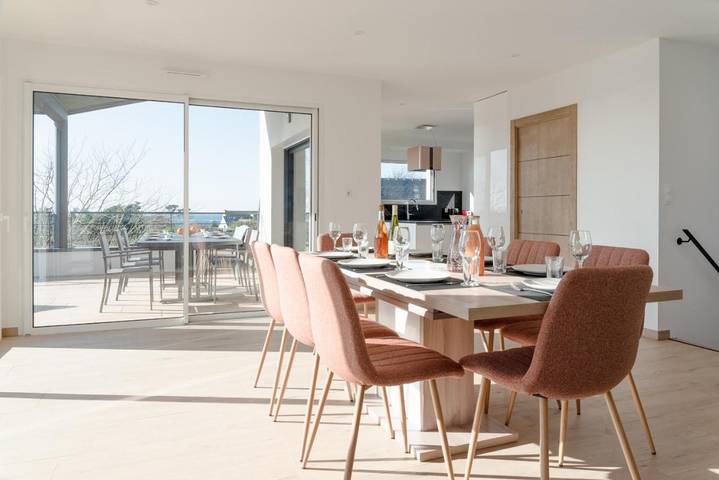 Ferienhaus für 8 Personen, mit Balkon und Terrasse sowie Garten und Ausblick
