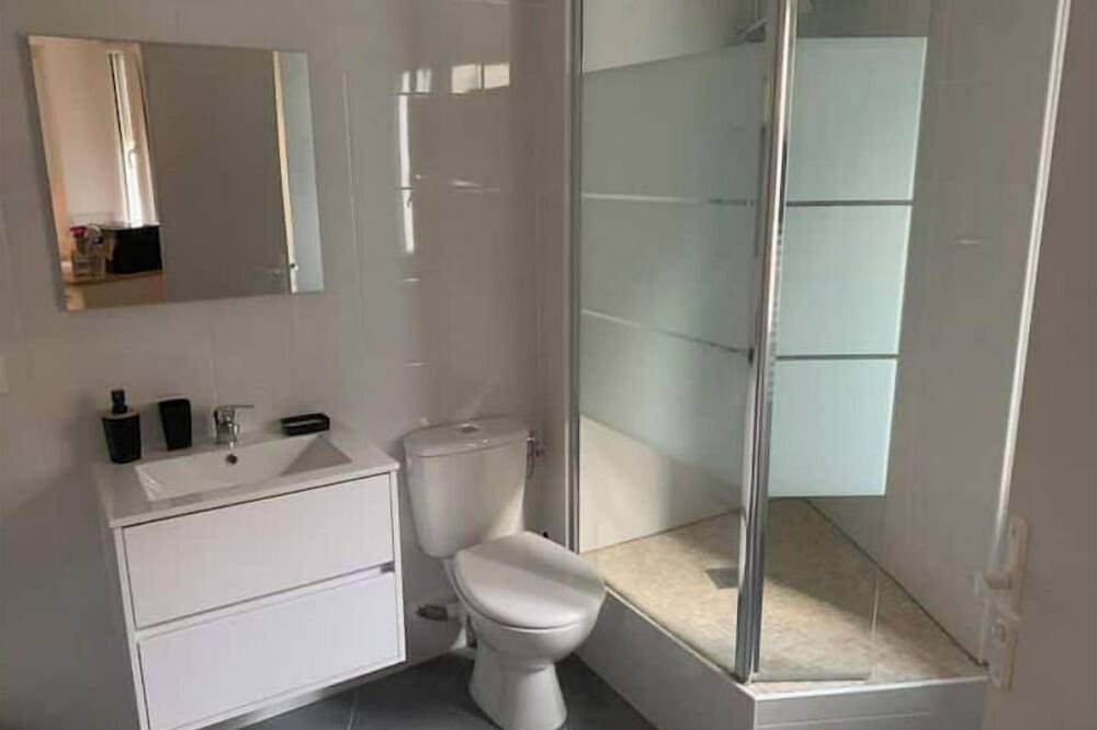 Apartamento entero, Greolières Village: Superb studio with view. in Gréolières, Region de Cannes