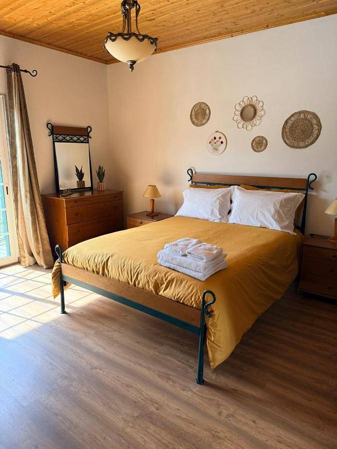 Location de vacances pour 2 personnes, avec Balcon ainsi que Terrasse et Vue dans Cabanas de Baixo