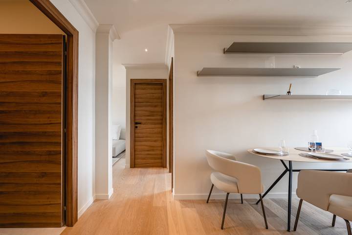 Ferienwohnung für 4 Personen, mit Balkon und Seeblick in Annecy - 2