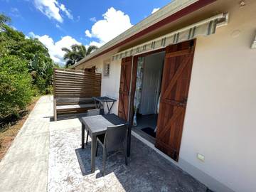 Maison d’hôte pour 4 personnes, avec terrasse ainsi que piscine et jardin à Lamentin (Guadeloupe)