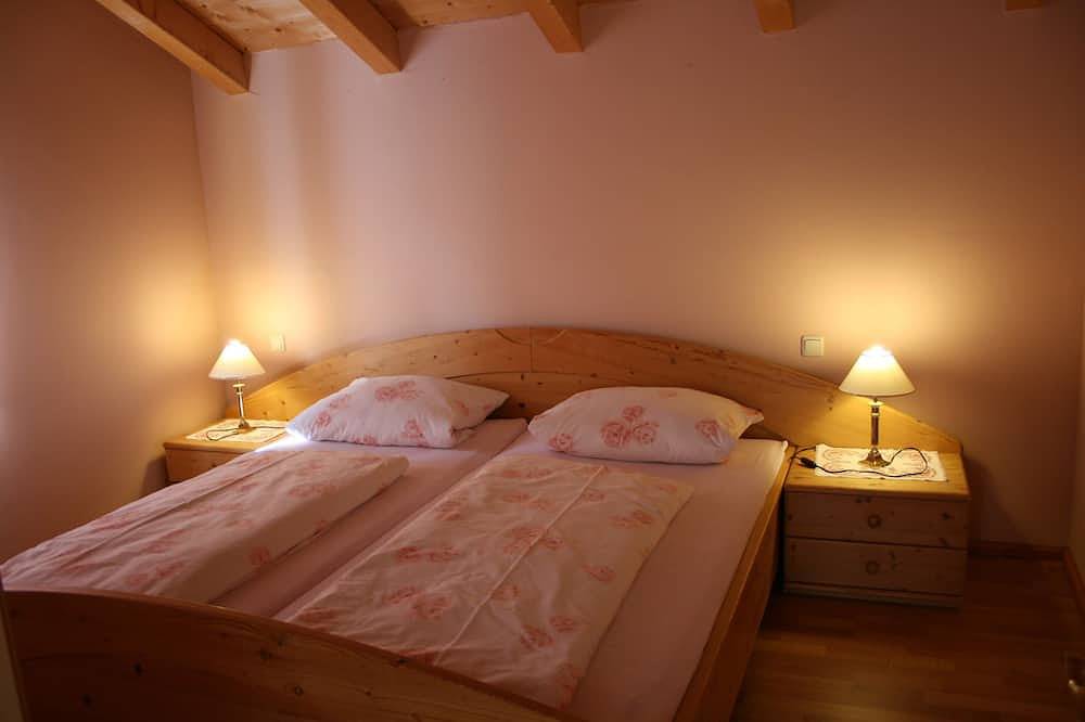 Ganze Wohnung, Ferienwohnung 57 qm, 1- 2 Personen, 1 Schlafzimmer , Wintergarten, Wlan in Staudach-Egerndach, Bayerische Alpen