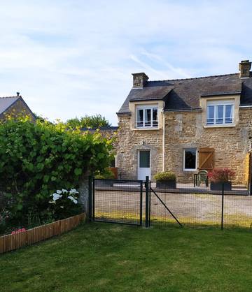 Gîte pour 4 personnes, avec terrasse à Saint-Avé