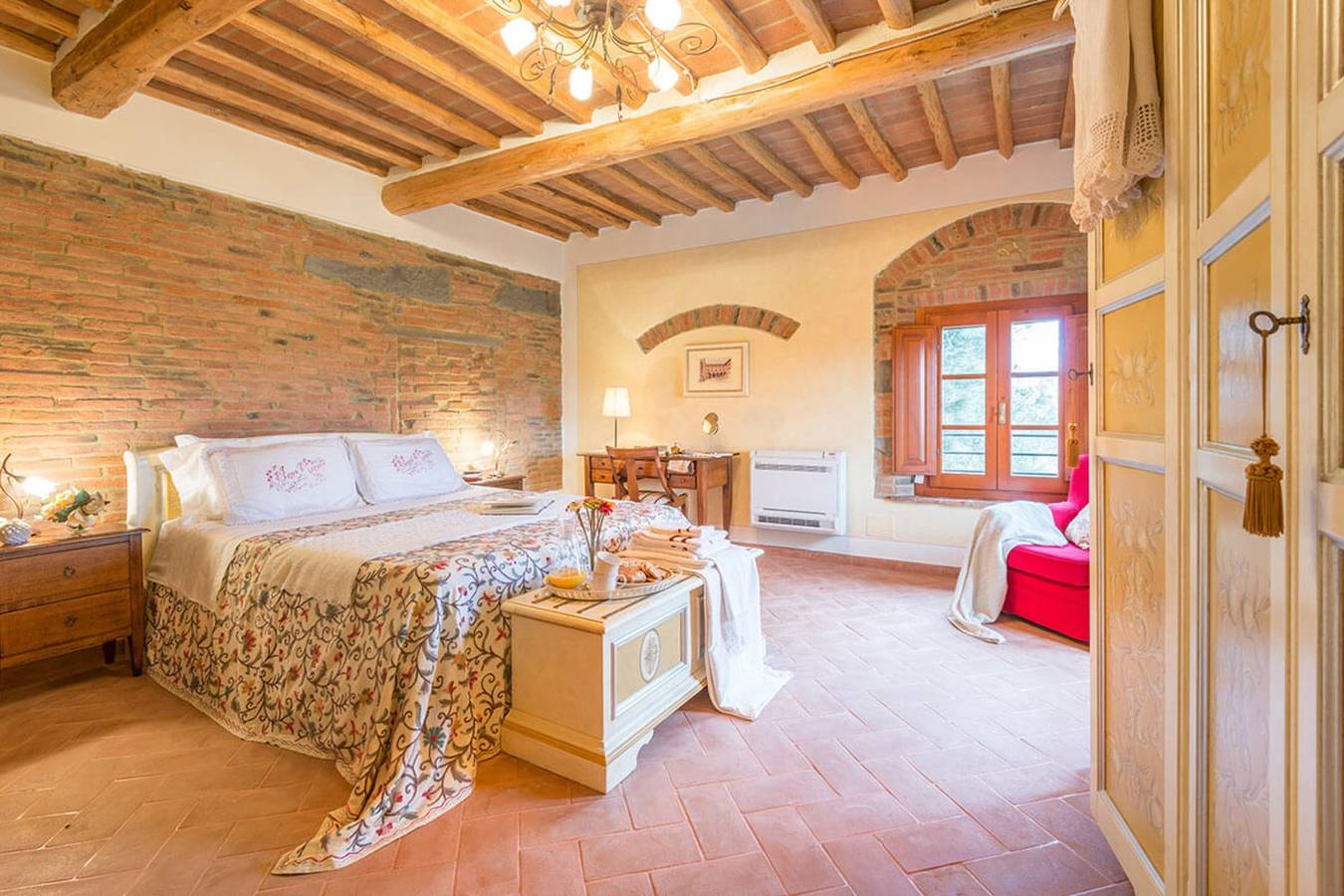 Appartement entier, Appartement 'Ambra' avec piscine partagée, Wi-Fi et climatisation in San Miniato, Province de Pise