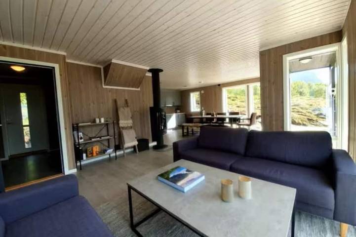 Blockhütte für 8 Personen, mit Terrasse auf den Lofoten - 2