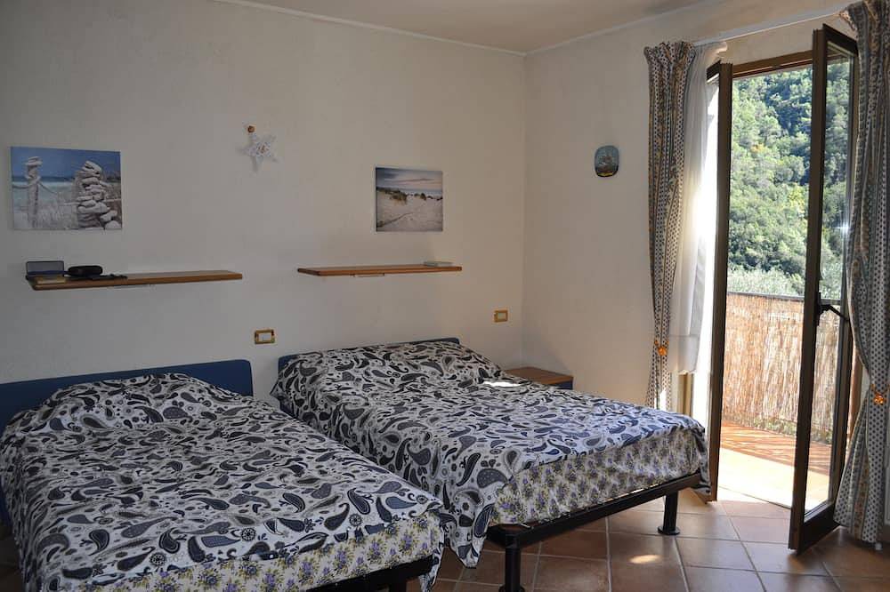 Villa Monrepos con piscina e vista sul mare e montagna in Dolceacqua, Alpi Liguri