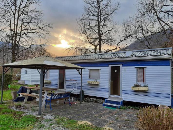Camping pour 4 personnes, avec Terrasse et Jardin
