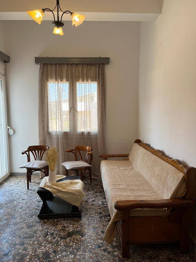 Gîte pour 3 personnes, avec vue et balcon ó Zarós