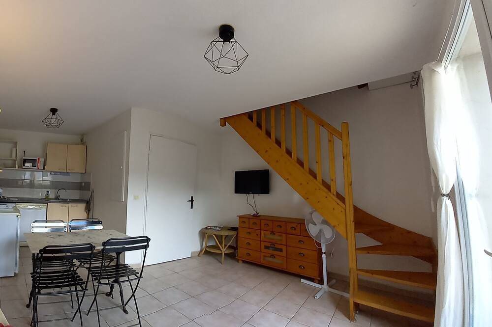Maisonnette en Residence Vacance Odalys in Calvisson, Nimes region
