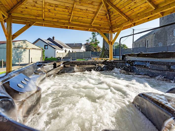 Location de vacances pour 32 personnes, avec terrasse ainsi que sauna et balcon/terrasse à Houffalize - 3