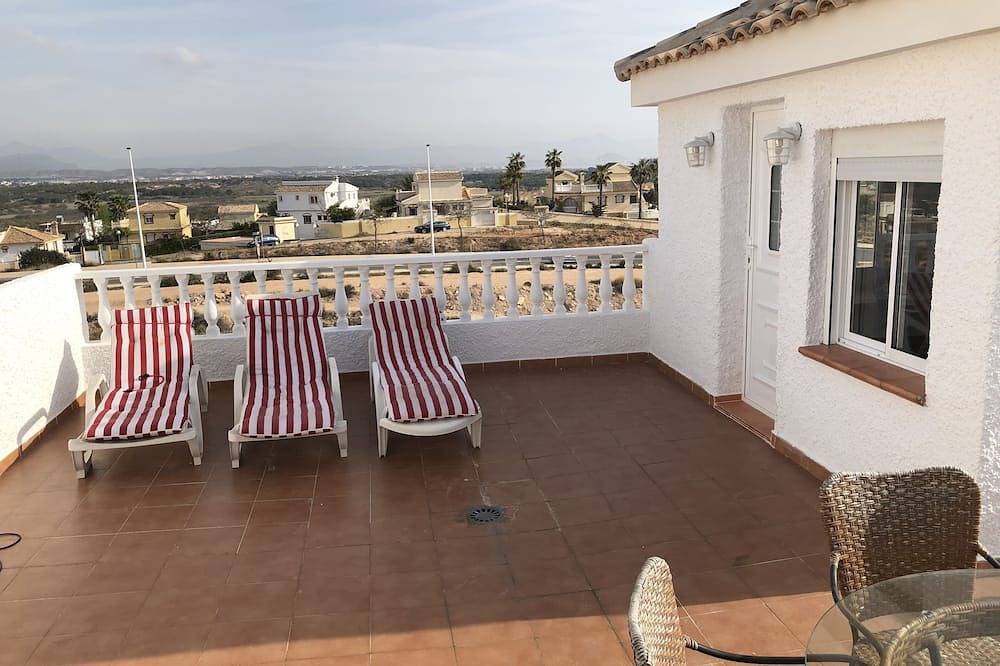 House with pool with mountain and sea views in Santa Pola, Costa Blanca