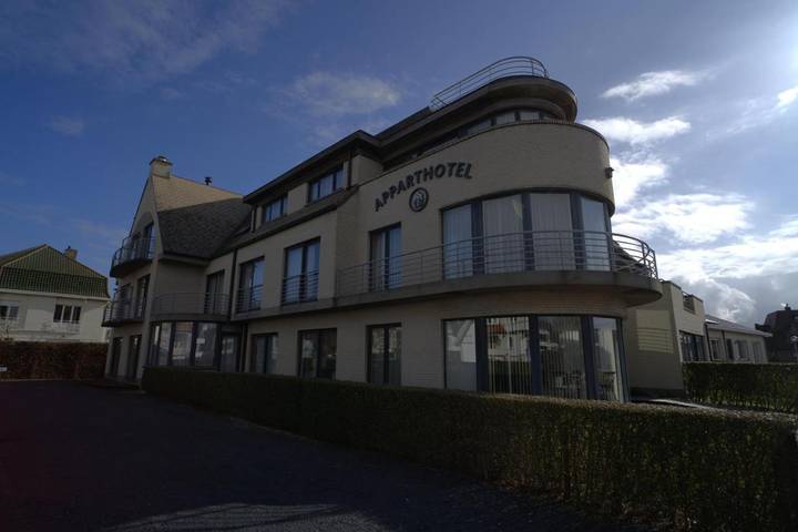 Appart’hôtel pour 4 personnes, avec Balcon et Terrasse ainsi que Jardin et Vue à Middelkerke