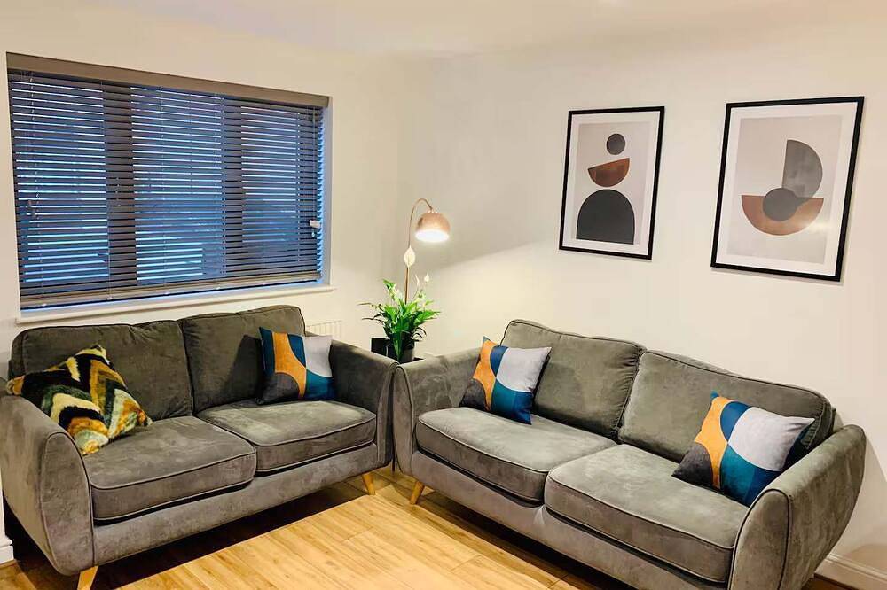 Comfortable 3Br Stay w/ Parking | Taunton in Taunton, Somerset