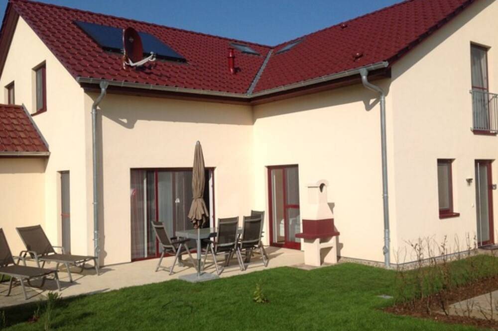 *****Luxus Fh \"Seekiste\" 38°C Außenwhirlpool, Sauna,Sky, Kamin,3 Sz,Bettw/Handtü in Göhren-Lebbin, Mecklenburgische Seenplatte
