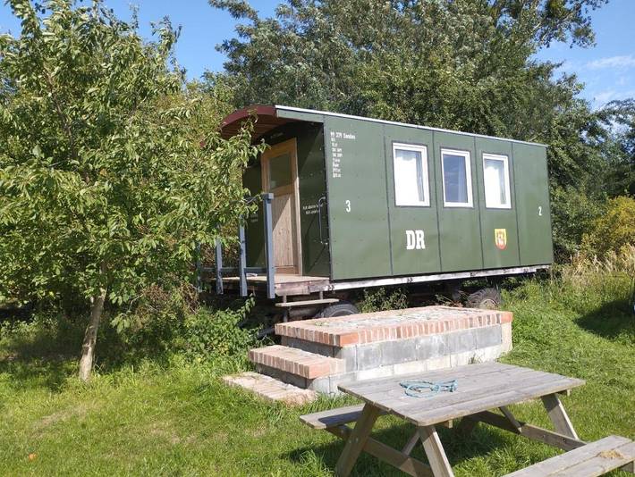 Camping für 2 Personen, mit Terrasse und Garten sowie Ausblick in Sachsen-Anhalt