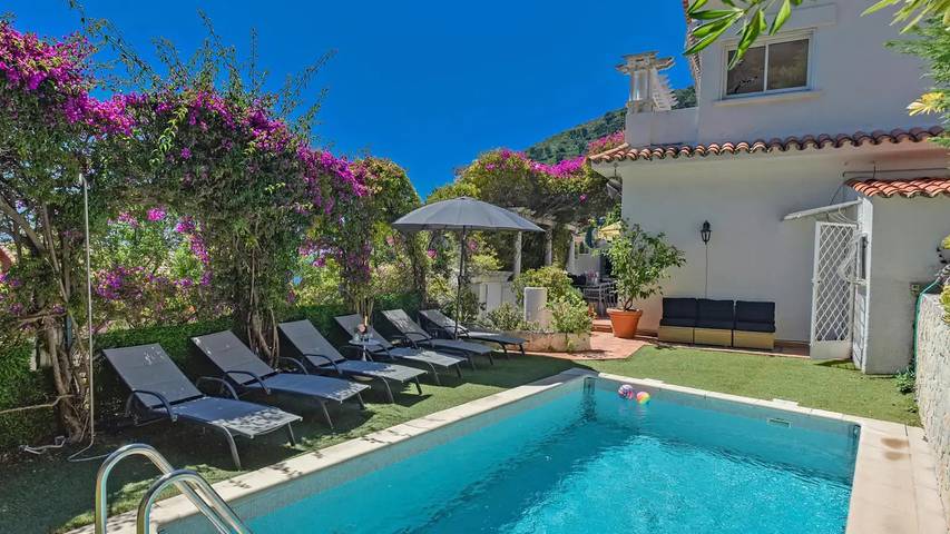 Vakantiehuis voor 7 personen, met tuin en zwembad in Èze