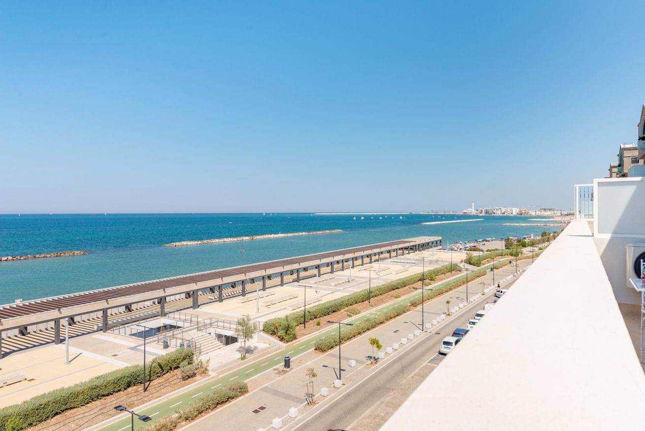 Apartamento inteiro, Waterfront Apartment with seaview balcony in Bari, Bari (província)