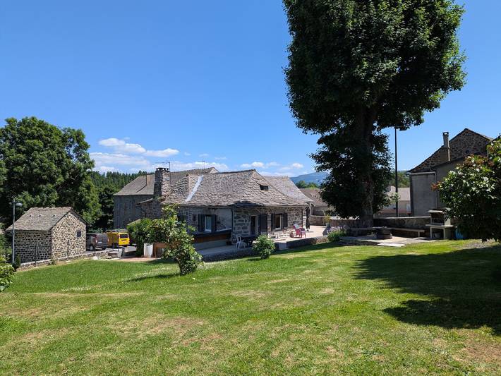 Gîte pour 7 personnes, avec Terrasse à Saint-Front