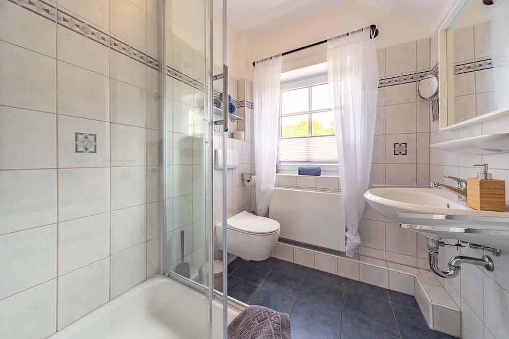 Lüttje Huck Ferienwohnung 1 - mit Seeblick & Sauna in Aurich, Landkreis Aurich