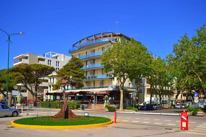 Ganze Ferienwohnung, Ferienwohnung an der Strandpromenade in Ufficio 5, Lignano Sabbiadoro