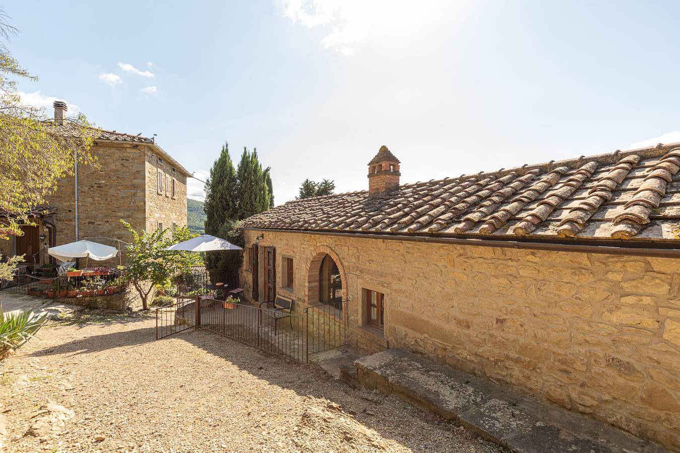 Agriturismo 'Borgo Dolci Colline Spa Querce' con piscina in comune, Wi-Fi e aria condizionata in Castiglion Fiorentino, Provincia di Arezzo