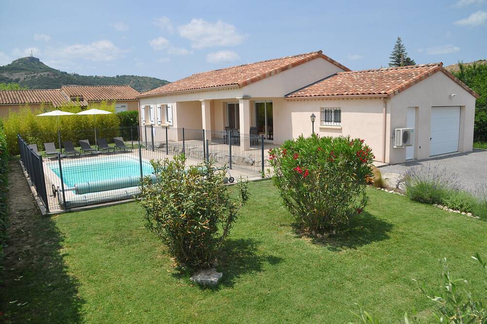 Beautiful villa 6 pers  3 rooms fenced with private pool in Vallon Pont d'Arc in Vallon-Pont-d'Arc, Ardèche