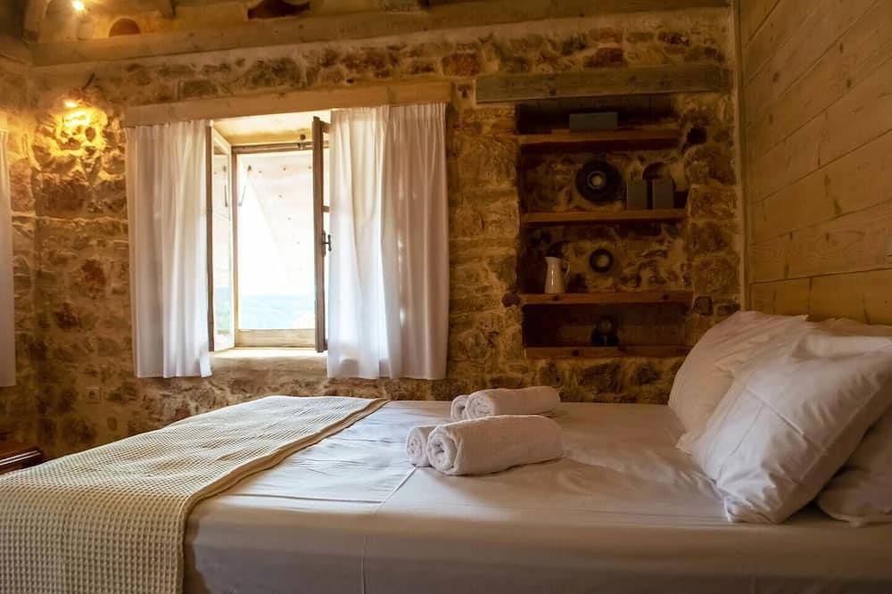 Agios Ioannis Stone Cottage & Private Heated Pool​ in Korinthia