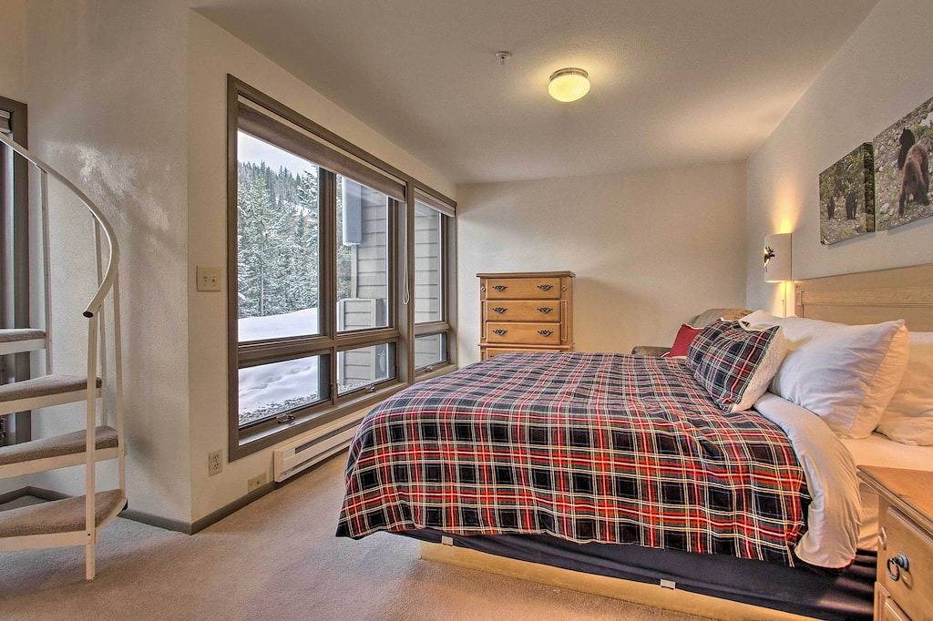 Ganze Wohnung, Steps to Ski Lifts - Condo w/ Walk-Out Patio! in Big Sky Mountain Village, Big Sky