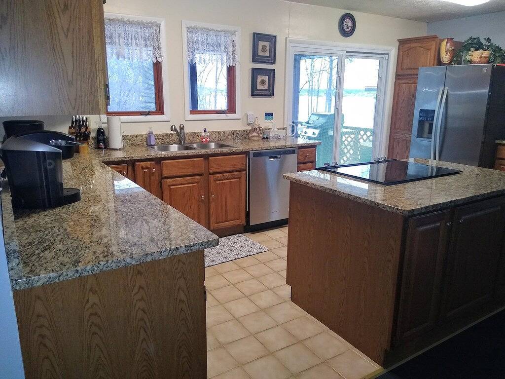 Lake Milton Ohio, Lakefront Ferienwohnung, 4 Schlafzimmer, 3 Bad, Private Dock in Mahoning County