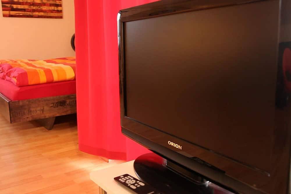 Ganze Wohnung, Großes Apartment (50m²), bis 4 Pers., ruhig, citynah, Süd-Balkon, Parkplätze in Niestetal, Hessisches Bergland