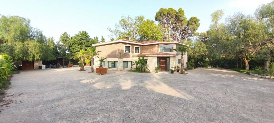Casa rural para 8 personas, con jardín además de piscina y jacuzzi en San Vicente del Raspeig - 3