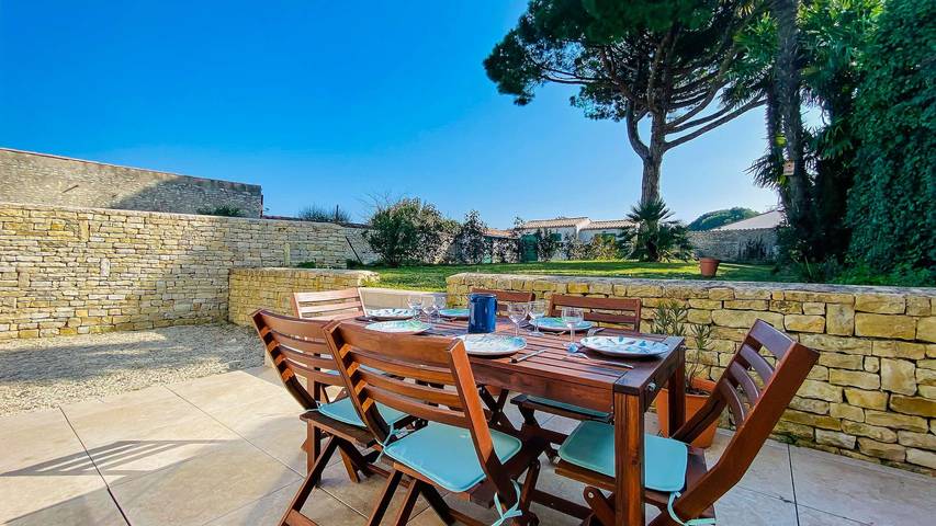 Gîte pour 8 personnes, avec jardin à Le Bois-Plage-en-Ré
