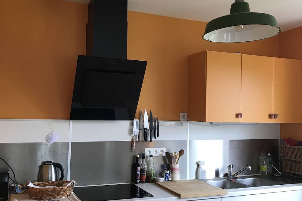 House with seaview 30 meters from the beach in Jonville, Réville
