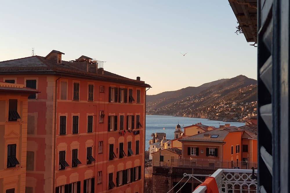 La Scialuppa design apartment in Bagni Miramare, Camogli