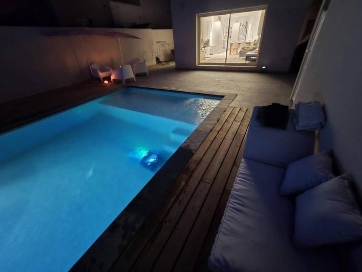 Villa pour 6 personnes, avec terrasse ainsi que vue et piscine