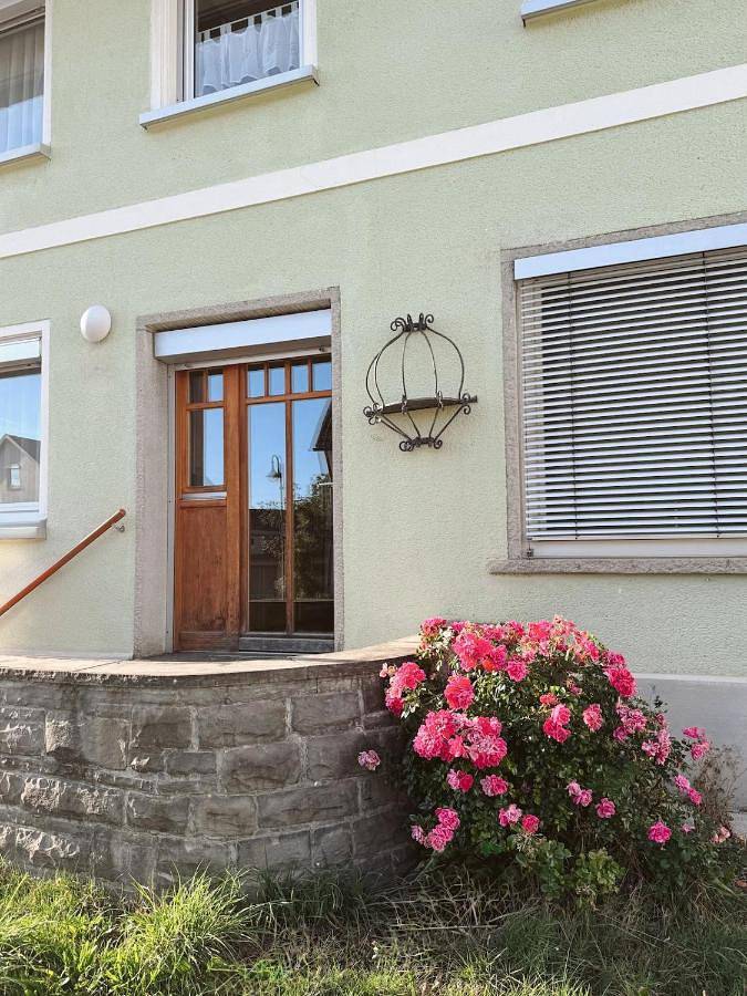 Ferienwohnung für 6 Personen, mit Balkon und Terrasse sowie Ausblick in Vogt
