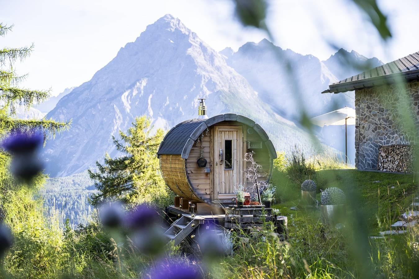 Bergchalet Flöna: Luxuriöses freistehendes 5 Zimmer-Chalet an der Pist mit Hotpot & Sauna in Scuol, Unterengadin