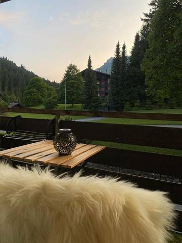Gîte pour 2 personnes, avec balcon ainsi que piscine et vue dans Morgins