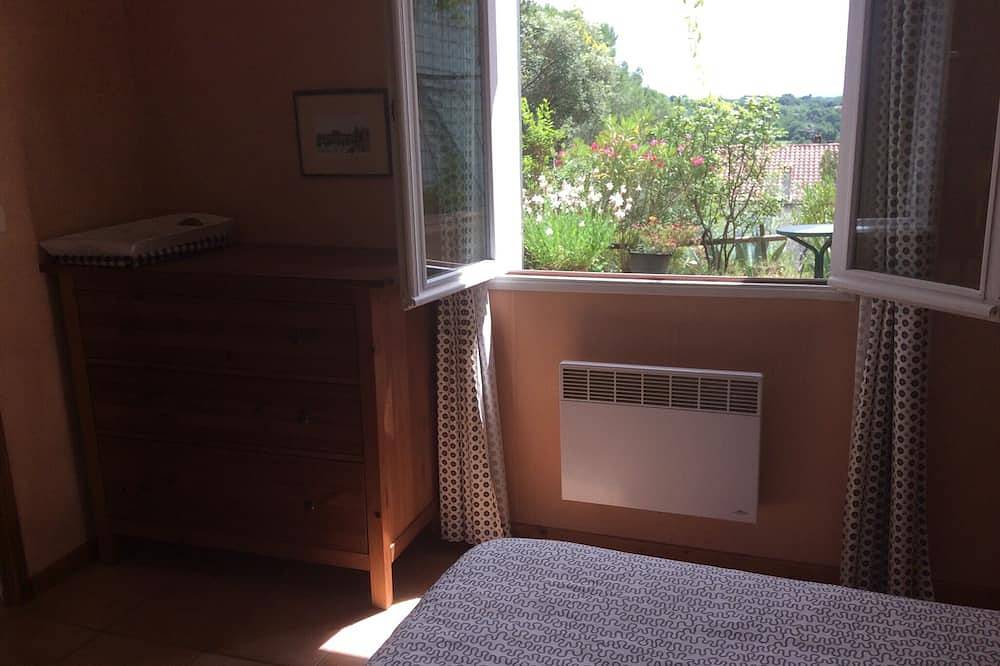 2 personnes en Provence. Happy avec piscine in Beaumes-de-Venise, Vaucluse
