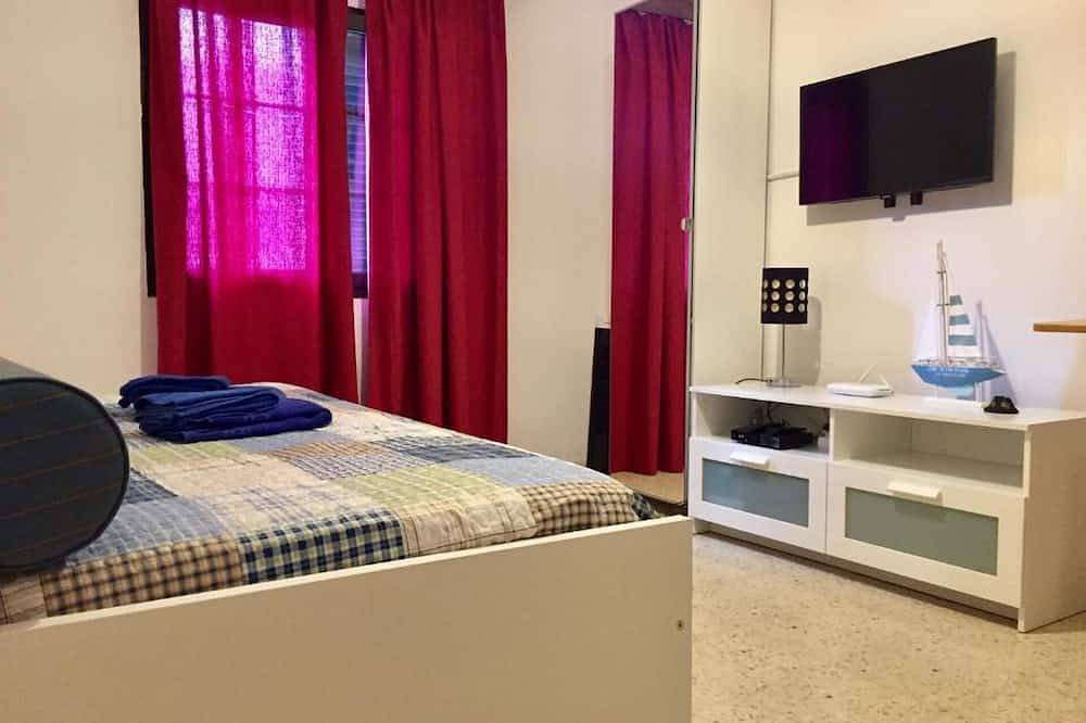 Apartamento entero, Estudio Pura. Terraza vista al pueblo de Arrieta in Arrieta, Haría