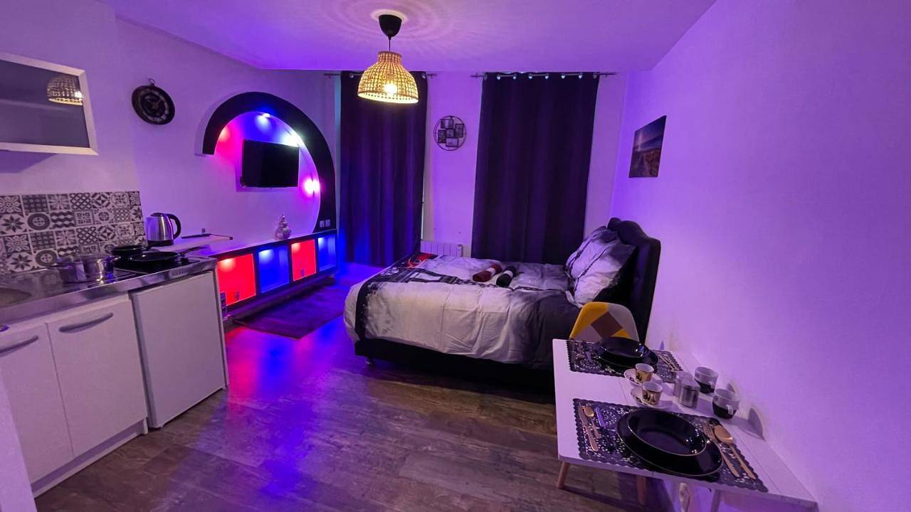Double Room with Private Bathroom in Douai, Département Nord