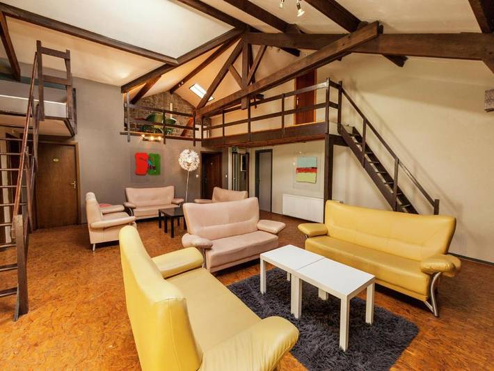 Location de vacances pour 32 personnes, avec jardin ainsi que sauna et terrasse, animaux acceptés à Ouffet